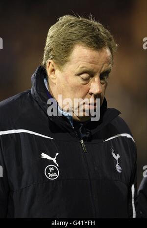 Football - FA Cup - quatrième tour - Fulham v Tottenham Hotspur - Craven Cottage.Le directeur de Tottenham Hotspurs Harry Redknapp semble abattu avant la seconde moitié Banque D'Images