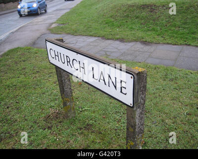 Un panneau pour Church Lane dans la ville historique du comté de Lewes dans East Sussex, qui occupe la deuxième place pour les comportements anti-sociaux en Angleterre et au pays de Galles. Banque D'Images