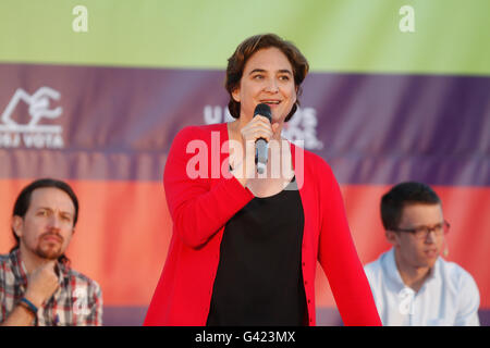 Palma de Mallorca, Espagne. 16 Juin, 2016. Ada Colau , Maire de Barcelone. Dans le rassemblement politique à Palma de Majorque, Espagne, avant les élections générales du 26 juin prochain . Clara Mafalda/Alamy Live News Banque D'Images