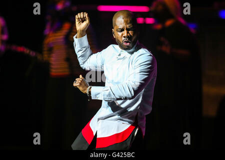 Durham, North Carolina, USA. 4 juin, 2016. R&B Légende Gospel KIRK FRANKLIN apporte sa tournée 2016 à la Durham Performing Arts Center de Durham, NC. © Andy Martin Jr./ZUMA/Alamy Fil Live News Banque D'Images