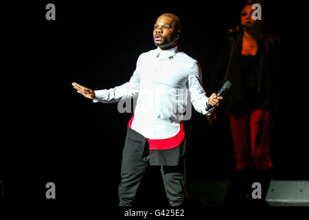 Durham, North Carolina, USA. 4 juin, 2016. R&B Légende Gospel KIRK FRANKLIN apporte sa tournée 2016 à la Durham Performing Arts Center de Durham, NC. © Andy Martin Jr./ZUMA/Alamy Fil Live News Banque D'Images