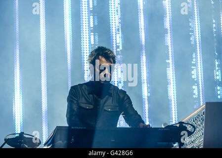 Barcelone, Catalogne, Espagne. 17 Juin, 2016. Producteur et compositeur français Jean Michel Jarre se produit sur scène lors de la deuxième journée du Sonar de Barcelone 2016 Credit : Matthias Rickenbach/ZUMA/Alamy Fil Live News Banque D'Images