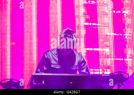 Barcelone, Catalogne, Espagne. 17 Juin, 2016. Producteur et compositeur français Jean Michel Jarre se produit sur scène lors de la deuxième journée du Sonar de Barcelone 2016 Credit : Matthias Rickenbach/ZUMA/Alamy Fil Live News Banque D'Images