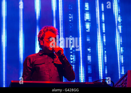 Barcelone, Catalogne, Espagne. 17 Juin, 2016. Producteur et compositeur français Jean Michel Jarre se produit sur scène lors de la deuxième journée du Sonar de Barcelone 2016 Credit : Matthias Rickenbach/ZUMA/Alamy Fil Live News Banque D'Images