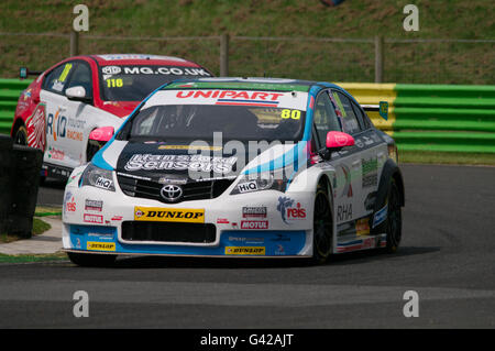 Darlington, Royaume-Uni, 18 juin 2016. Tom Ingram de Speedworks Motorsport participant à la pratique libre au cours de la réunion au BTCC Croft. Crédit : Colin Edwards / Alamy Live News Banque D'Images