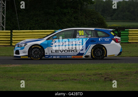 Darlington, Royaume-Uni, 18 juin 2016. Jason Plato de Subaru Silverline BMR Qualification Course en quatrième position pour la première course BTCC à Croft. Crédit : Colin Edwards / Alamy Live News Banque D'Images