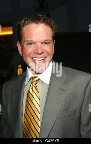 Fichier. 18 Juin, 2016. RON LESTER, acteur connu pour son rôle au Varsity Blues comme Billy Bob, est mort. Il était de 45. Lester avait été hospitalisé à l'automne dernier en raison de problèmes de foie, et a été prise pour les soins palliatifs à Dallas le vendredi soir. Après ses rôles en petits groupes en bon Burger et Varsity Blues, Lester a poursuivi en apparaissant dans d'autres séries télé. Sur la photo : Avril 9, 2003 - Hollywood, CA, USA - Ron Lester à Bullet Proof Monk - Premiere Grauman's Chinese Theatre, à Hollywood. Globe Crédit : Photos/ZUMAPRESS.com/Alamy Live News Banque D'Images