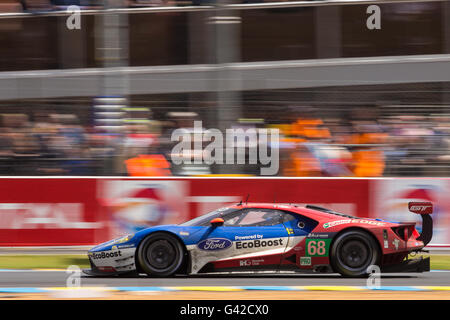 Le circuit du Mans, Le Mans, France. 18 Juin, 2016. Le Mans 24 Heures Course. L'équipe Chip Ganassi Ford USA Ford GT LMGTE Pro conduit par Joey Hand, Dirk Muller et Sébastien Bourdais. Credit : Action Plus Sport/Alamy Live News Banque D'Images