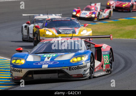 Le circuit du Mans, Le Mans, France. 18 Juin, 2016. Le Mans 24 Heures Course. L'équipe Chip Ganassi Ford USA Ford GT LMGTE Pro conduit par Joey Hand, Dirk Muller et Sébastien Bourdais. Credit : Action Plus Sport/Alamy Live News Banque D'Images