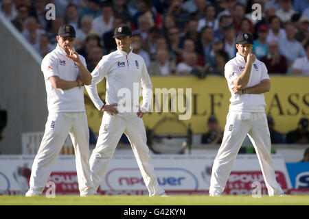 (G-D) Paul Collingwood, Graeme Swann et Andrew Strauss Banque D'Images