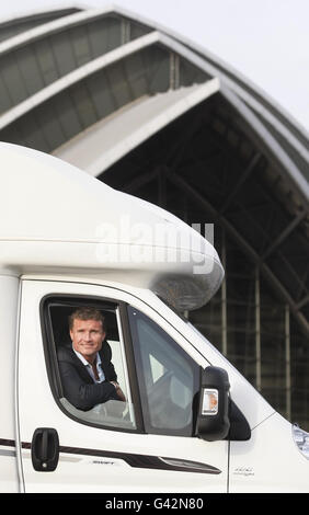 David Coulthard, ancien pilote de Formule 1, lors d'une séance photo à l'ouverture officielle du salon de la Caravane écossaise et des loisirs en plein air au SECC de Glasgow. Banque D'Images