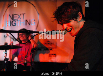 James Blake se produit à Borderline dans le centre de Londres, dans le cadre de la série de concerts « Next Big Thing » de HMV dans toute la capitale. Banque D'Images