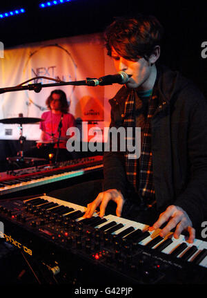 James Blake se produit à Borderline dans le centre de Londres, dans le cadre de la série de concerts « Next Big Thing » de HMV dans toute la capitale. Banque D'Images