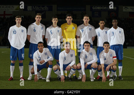 Groupe d'équipe d'Angleterre - (rangée arrière gauche-droite) Wwill Keane, George Taft, Tom Thorpe, Lee Nicholls, Connor Wickham,Tom Ince et Wilfried Zaha.(Rangée avant gauche-droite), James Hurst, Jack Robinson, George Thorne et Conor Coady Banque D'Images