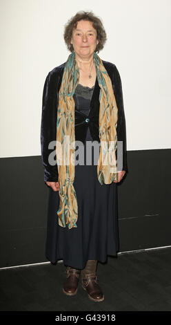 Linda Bassett à la première de West est West, au BFI Southbank, à Waterloo, dans le centre de Londres. Banque D'Images
