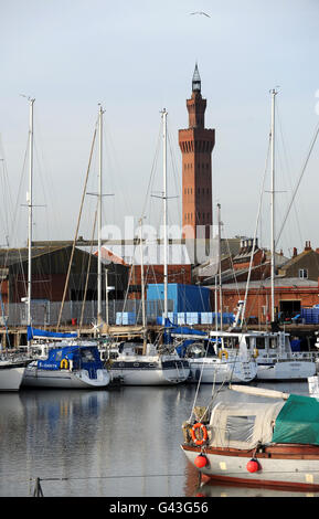 Yachts amarrés au port de Grimsby. Banque D'Images