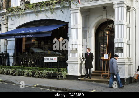 Vue générale du Gieves & Hawkes, le magasin d'équipement de grande qualité pour hommes de Savile Row, dans le centre de Londres, qui a été créé en 1771. Banque D'Images