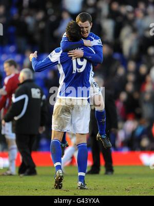 Football - Barclays Premier League - Birmingham City / Stoke City - St Andrew's.Craig Gardner, de Birmingham City, célèbre la victoire avec Nikola Zigic, le gardien de but Banque D'Images