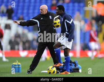 Football - Barclays Premier League - Birmingham City / Stoke City - St Andrew's.Andy Watson (à gauche) et Ofafemi Martins (à droite), entraîneur de la première équipe de Birmingham City Banque D'Images