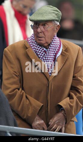 Football - FA Cup - Cinquième tour - Manchester City / Aston Villa - City of Manchester Stadium.Doug Ellis, ancien président d'Aston Villa dans les stands. Banque D'Images