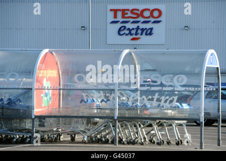 FTSE 100. Vue générale d'un Extra de Tesco à Newcastle Banque D'Images