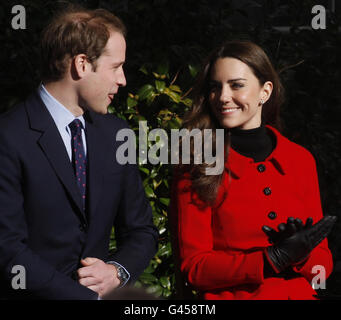 Le Prince William et Kate Middleton lors d'une visite à l'Université de St Andrews, où ils se sont rencontrés pour la première fois. Banque D'Images