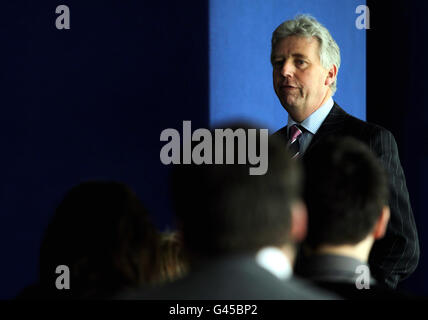 Directeur de la direction de Cheltenham Racecourse, Edward Gillespie pendant le Cheltenham Festival Countdown à Cheltenham Racecourse à Gloucestershire. Banque D'Images