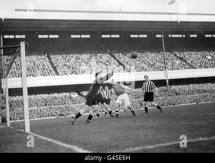 Soccer - Division de Ligue 1 - Newcastle United v Arsenal - Highbury Banque D'Images