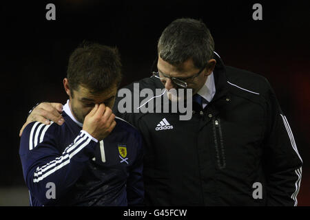 Football - International friendly - Ecosse v Iles Féroé - Pittodrie Stadium.Shaun Maloney, Écosse (à gauche) avec le directeur Craig Levein (à droite) Banque D'Images