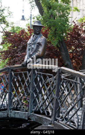 Statue d'Imre Nagy, héros national près du Parlement hongrois, à côté de la place Kossuth à Budapest, en Hongrie. Banque D'Images