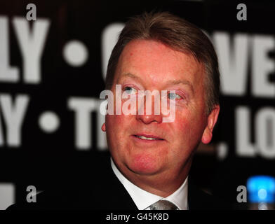 Le moteur de boxe Frank Warren lors de la conférence de presse au Grosvenor House Hotel, Londres. Banque D'Images