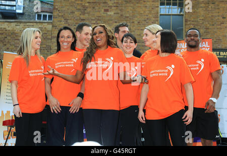 Spice Girl Mel B (centre) lors du lancement de la semaine internationale de la condition physique, au marché Old Spitalfields à Londres. Banque D'Images