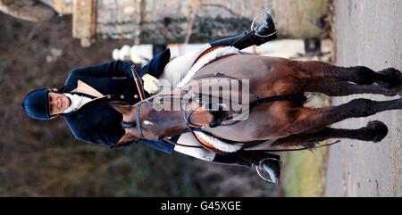 Camilla Parker Bowles chasse avec le duc de Beaufort's Hounds près de Tetbury, Gloucestershire aujourd'hui.Photo Barry Batchelor/PA Banque D'Images