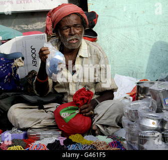 Inde. Street seller, centre ville, Chennai, Inde. Banque D'Images