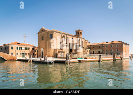 Église de Saint Dominique construite sur une île à Chioggia, Venise, Italie. Banque D'Images