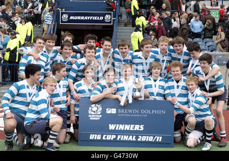 Rugby Union - Brewin Dolphin U16 Scottish Schools Cup final - Murrayfield.Edinburgh Academy fêtez la victoire de la finale de la coupe Scottish Schools Brewin Dolphin U16 à Murrayfield, Édimbourg. Banque D'Images