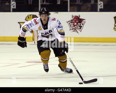 Hockey sur glace - Elite Ice Hockey League - 2011 Play offs - final - Cardiff Devils v Nottingham Panthers - Capital FM Arena. Stephen Lee, Nottingham Panthers Banque D'Images