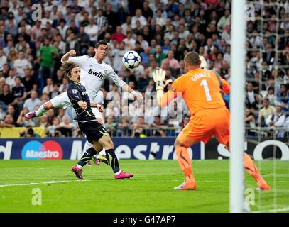 Football - Ligue des Champions - Quart de finale - Première étape - Real Madrid v Tottenham Hotspur - Santiago Bernabeu Banque D'Images