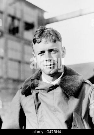 Charles Lindbergh (1902-1974), le célèbre aviateur américain pour son premier vol en solo non-stop à travers l'Atlantique en 1927. Photo par Underwood & Underwood, 1927. Banque D'Images