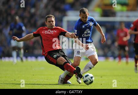 David Dunn de Blackburn Rovers (à gauche) et Leon Osman d'Everton (à droite) bataille pour le ballon Banque D'Images