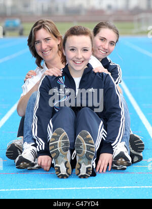 (De l'avant vers l'arrière) Morven Shaw, Katherine Grainger et Holly Reid lors d'une séance photo pour la Banque d'Écosse, en soutien aux futures stars écossaises de Team GB et PapalympicsGB à Scotstoun, Glasgow. Banque D'Images