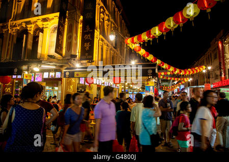 Singapour, Singapour - Le 17 janvier 2016 : Chinatown attire une foule au cours de festivités du Nouvel An chinois. Banque D'Images