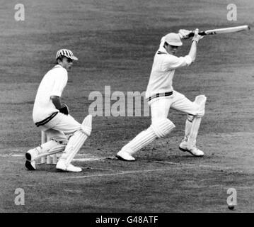 Cricket - Eton College / Harrow School - second jour - Lord's. Victor Cazalet en action pour Eton College Banque D'Images