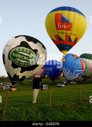 Channel hot air balloon tentative de record Banque D'Images