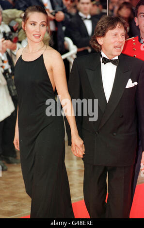 LE RÉALISATEUR ROMAN POLANSKI ARRIVE AU 50ÈME FESTIVAL DU FILM DE CANNE *19/09/2000 Polanski est à la recherche d'un inconnu complet à marquer dans son prochain film sur un compositeur polonais qui a échappé à la mort dans un camp de concentration nazi. Banque D'Images