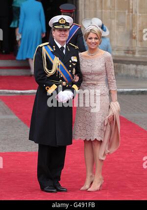 Le prince héritier des pays-Bas Willem-Alexander et la princesse Maxima des pays-Bas arrivent à l'abbaye de Westminster pour son mariage avec le prince William et Kate Middleton. Banque D'Images