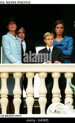 Photo DE L'ACTUALITÉ PA : 19/11/97: Royaume-Uni UTILISER SEULEMENT la princesse Caroline et la princesse Stephanie le 19 novembre à Monaco lors des cérémonies de la fête nationale de Monaco. Banque D'Images