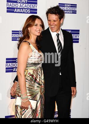 Beverley Turner et James Cracknell arrivent pour les Sony radio Academy Awards 2011 au Grosvenor House Hotel, Londres Banque D'Images