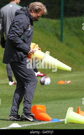 Johan Mjallby, assistant du Celtic, pendant la session de formation au centre de formation de Lennoxtown, Glasgow. Banque D'Images