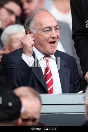 Football - Barclays Premier League - Liverpool / Birmingham City - Anfield.Ancien chef du Parti conservateur Michael Howard dans les tribunes Banque D'Images